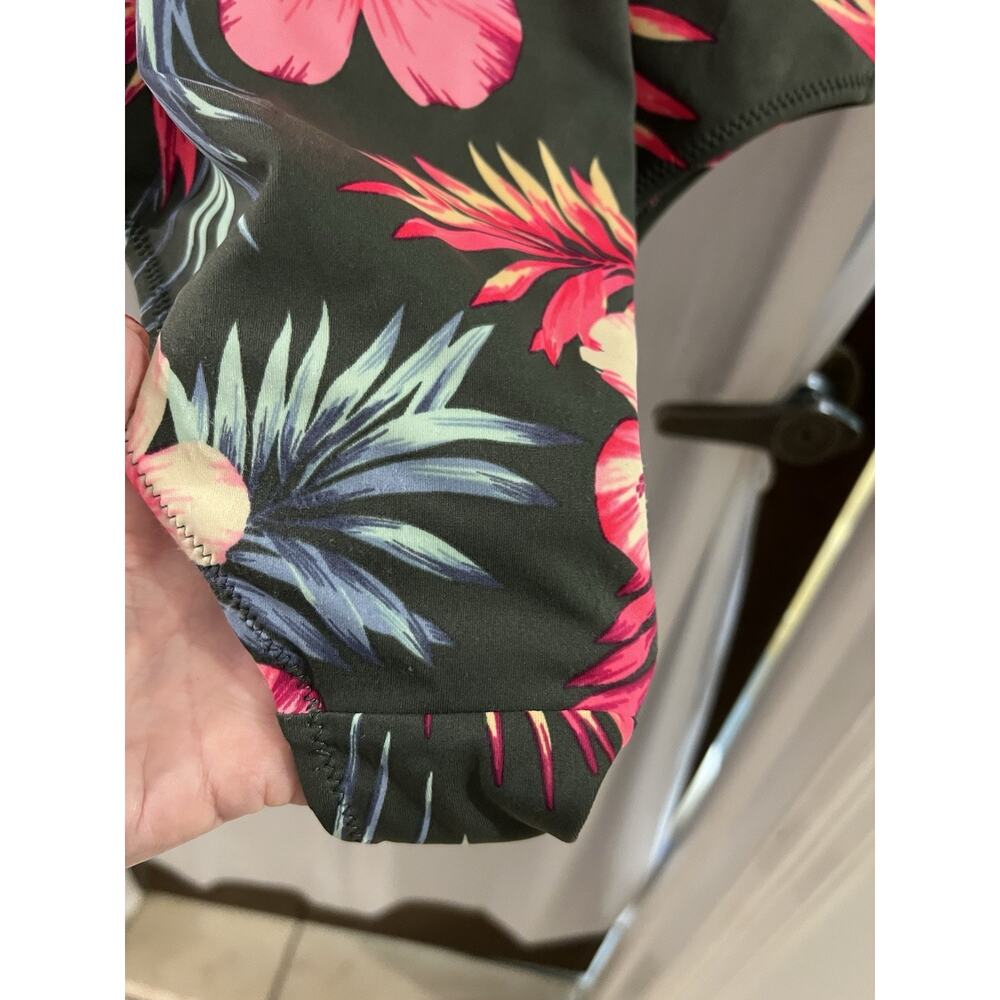 Victoria Secret Pink Green Pink Floral One Piece Lace Up Front Bathing Suit Sz M - Picture 9 of 9